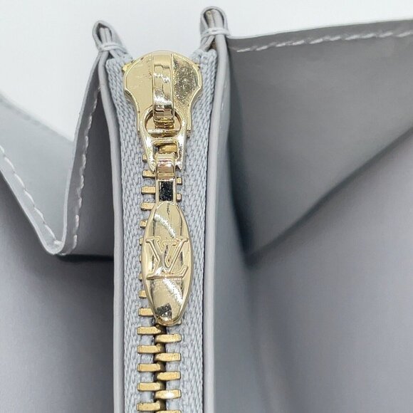 Authentic Louis Vuitton Vernis Sarah Continental Wallet - NEW! - Picture 7 of 13